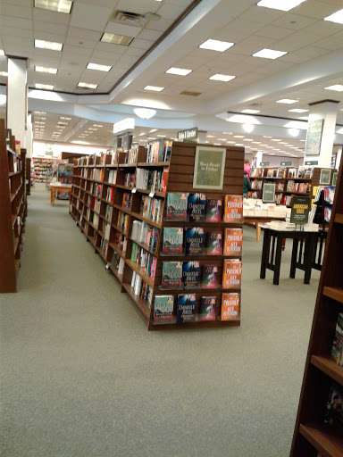 Book Store «Barnes & Noble», reviews and photos, 7700 NE 4th Plain Blvd Vancouver Plaza, Vancouver, WA 98662, USA