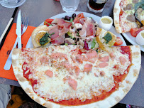 Pizza du Restaurant Chez Max à Saint-Laurent-du-Var - n°20