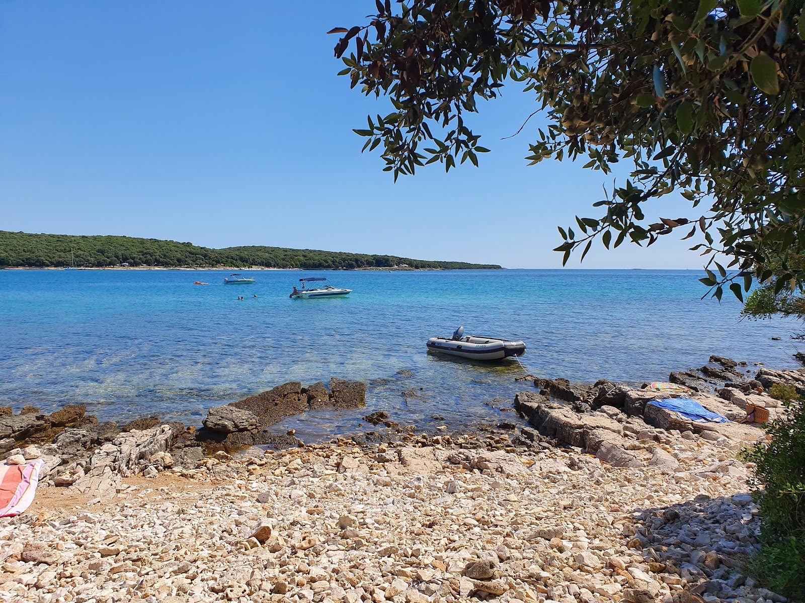 Foto de Bale beach - lugar popular entre os apreciadores de relaxamento