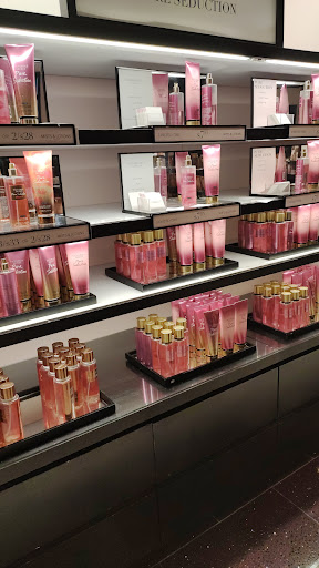 Shopping Mall «Los Cerritos Center», reviews and photos, 239 Los Cerritos Center, Cerritos, CA 90703, USA