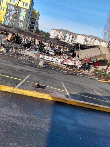 Grocery Store «Grocery Outlet Bargain Market», reviews and photos, 3020 NE 127th St, Seattle, WA 98125, USA