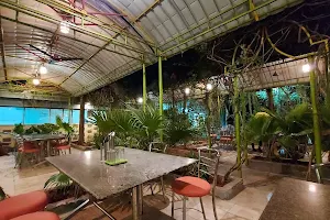 Hotel Banu Birunthavan Green Park image