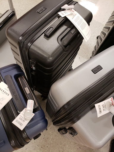 Shopping Mall «Loop West Shopping Center», reviews and photos, 2001 W Osceola Pkwy, Kissimmee, FL 34741, USA