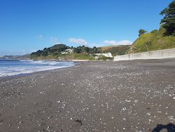 Foto von Downderry Strand mit schmutzig Sauberkeitsgrad