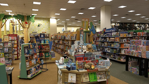 Barnes & Noble image 3