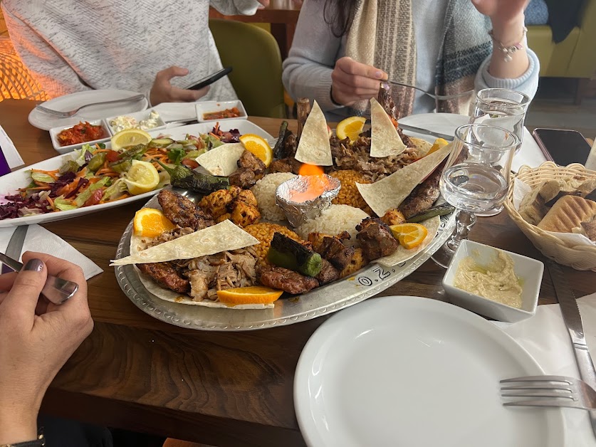 Restaurant Öz - Maître kebabier à Paris