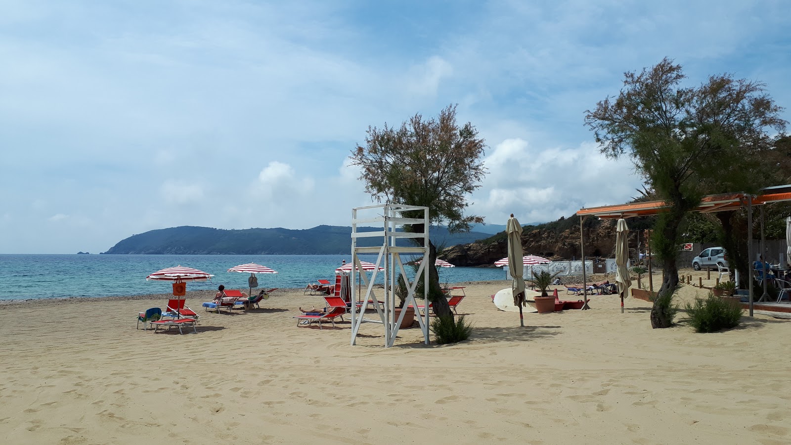 Lido di Capoliveri'in fotoğrafı uçurumlarla desteklenmiş