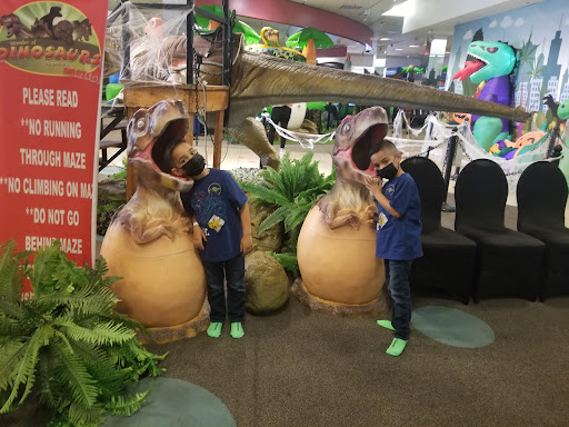 Shopping Mall «South Bay Galleria», reviews and photos, 1815 Hawthorne Blvd #201, Redondo Beach, CA 90278, USA