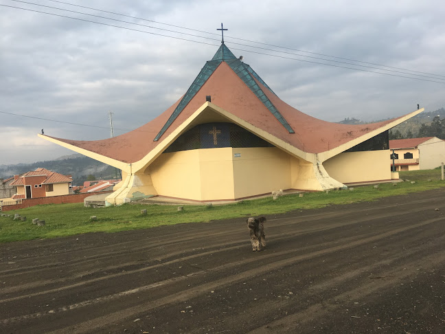 Opiniones de Iglesia Católica Templo Nuevo en Déleg - Iglesia