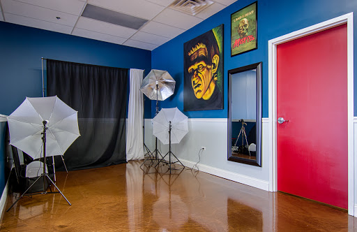 Tattoo Shop «Electric Tattoo Parlor , Piercing, and Tattoo Removal.», reviews and photos, 2319 Randall Rd, Carpentersville, IL 60110, USA