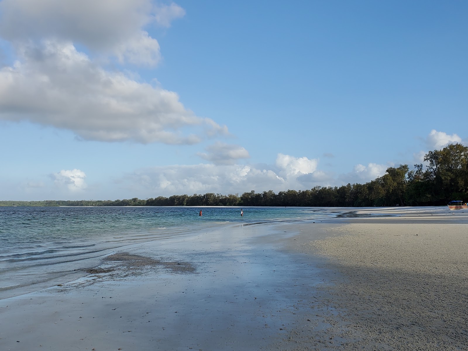 Foto di Vumawimbi Beach con costa lunga e dritta