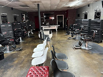 Full Fledge Barber & Beauty Salon - Photo 3 - Car repair in Arlington, TX, Grand Prairie