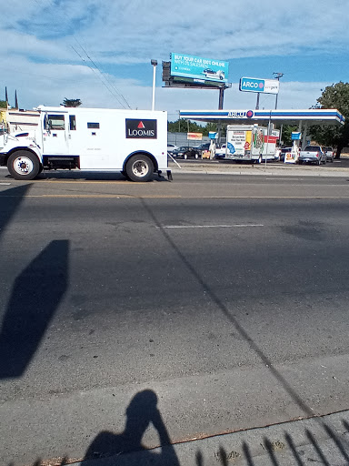 Grocery Store «Smart & Final», reviews and photos, 147 N Wilson Way, Stockton, CA 95205, USA