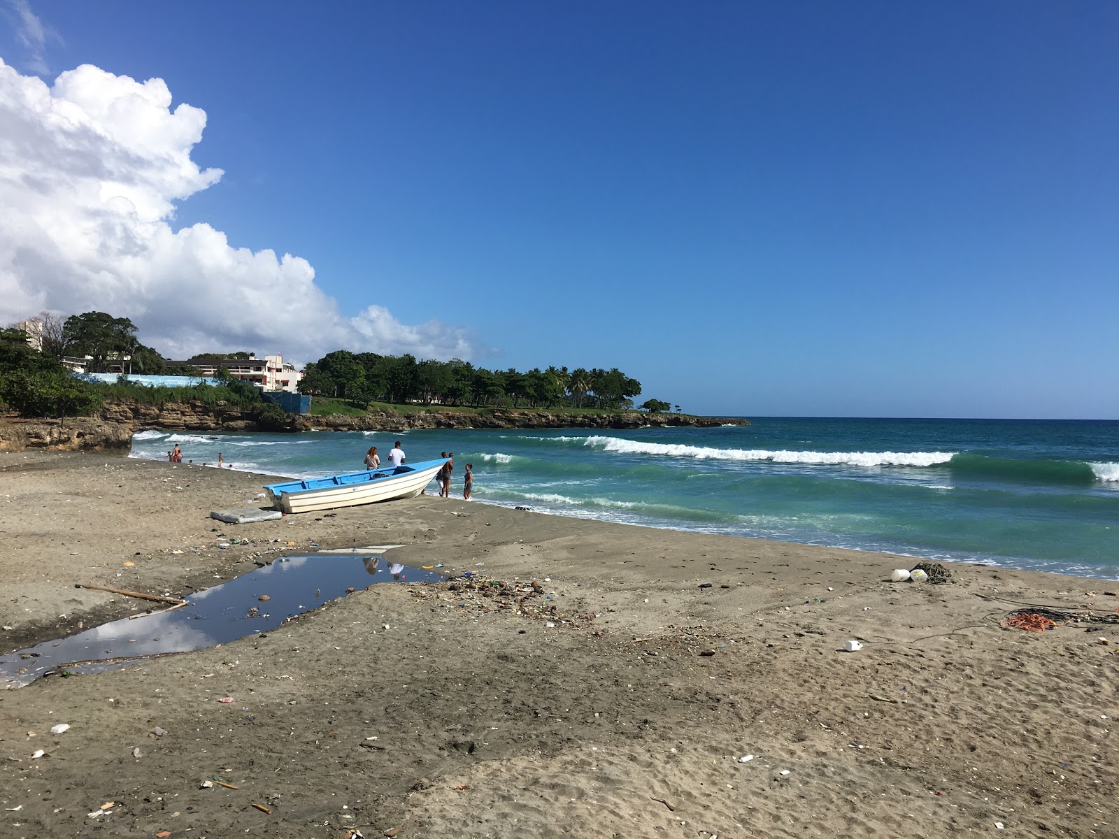 Foto von Manresa beach mit grauer sand Oberfläche