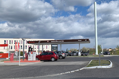 Station Service Market à Le Crès
