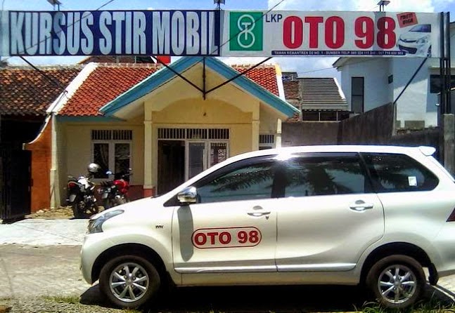 LPK OTO 98 Kursus Stir & Mengemudi Mobil di Cirebon