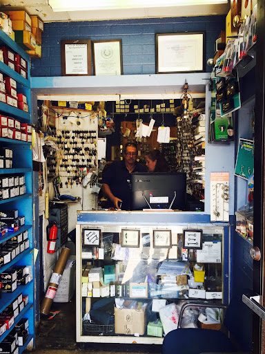 Locksmith «Bravo Key & Lock», reviews and photos, 1756 Westheimer Rd, Houston, TX 77098, USA