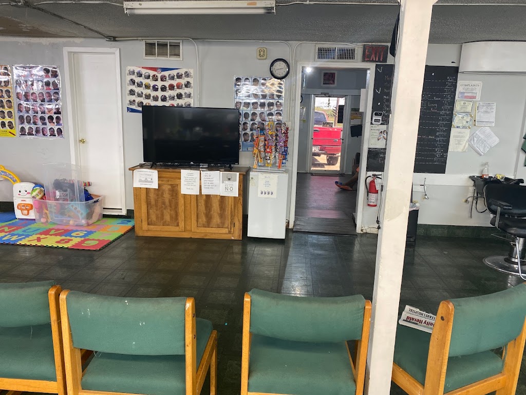 Ms. C's Barbershop 76541