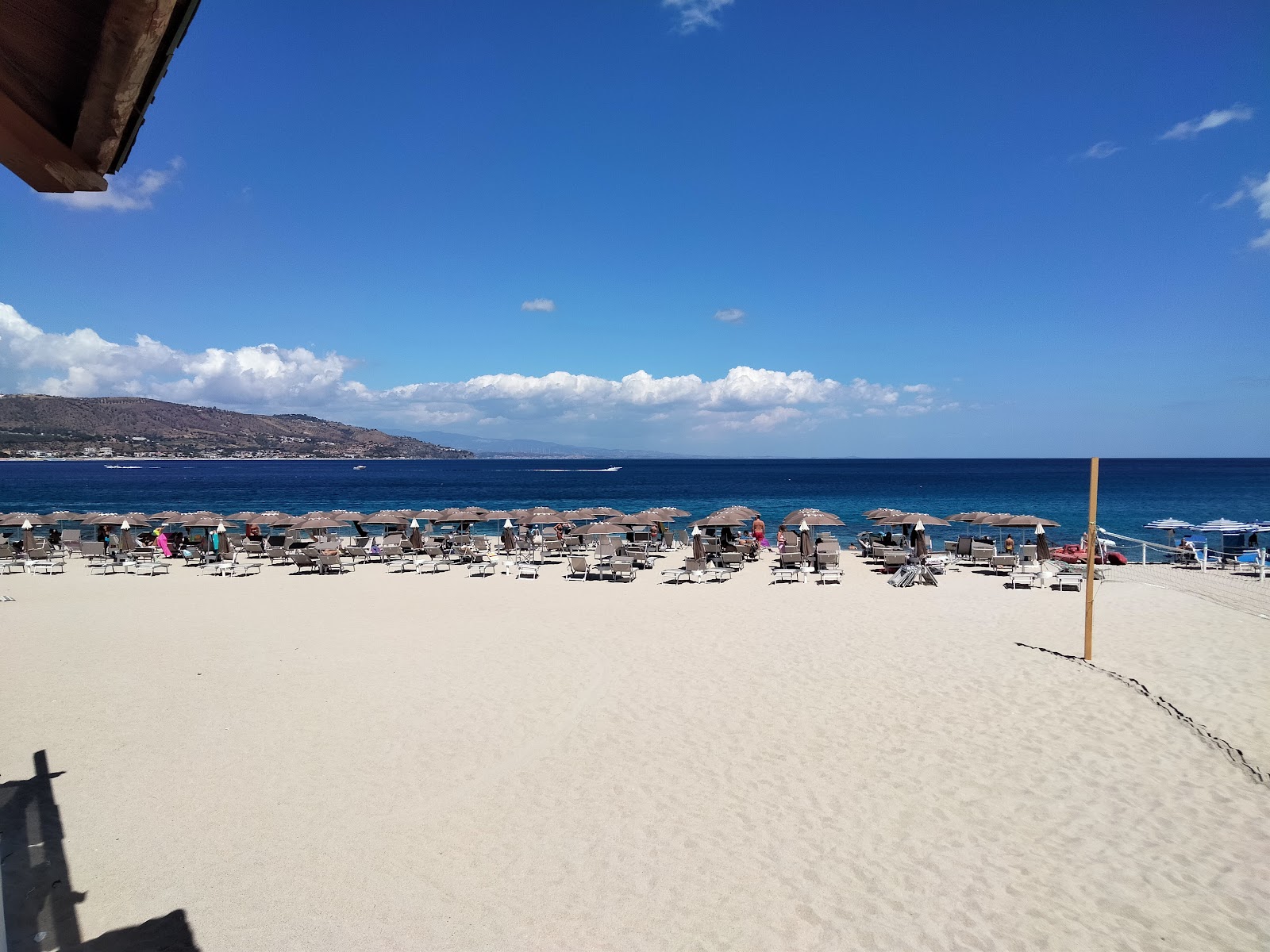 Foto von Turrati Beach teilweise ferienortbereich