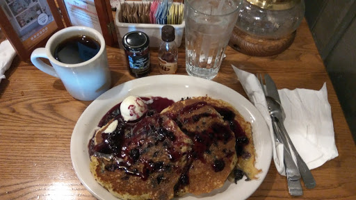 American Restaurant «Cracker Barrel Old Country Store», reviews and photos, 404 Kentucky Dr, Kokomo, IN 46902, USA