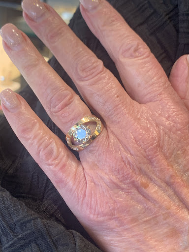 Jewelry Store «Lake Street Diamond Co», reviews and photos, 106 Lake St S, Kirkland, WA 98033, USA