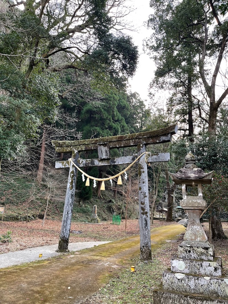 健男霜凝日子(たけおしもごおりひこ)神社神幸所(里宮)