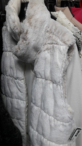 Used Clothing Store «Clothes Mentor», reviews and photos, 1369 Wilmington Pike, West Chester, PA 19382, USA