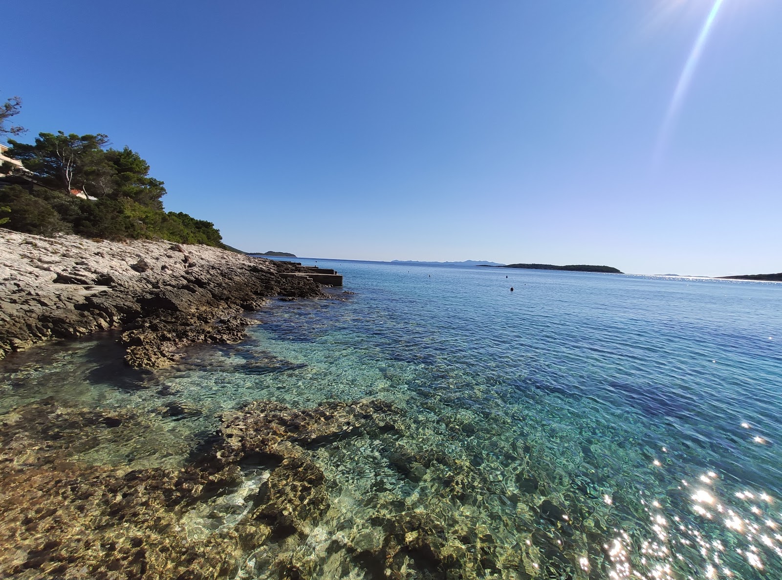 Foto av Nova beach med turkos rent vatten yta