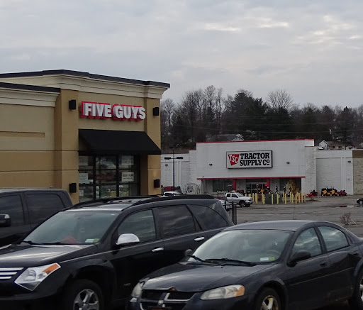 Home Improvement Store «Tractor Supply Co.», reviews and photos, 790 Horatio St, Utica, NY 13502, USA