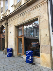 Bernard Bar