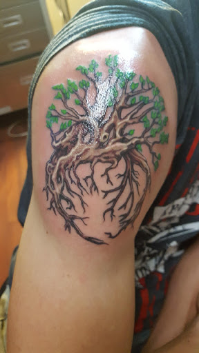 Tattoo Shop «Pens and Needles Tattoo Studio», reviews and photos, 1314 Airline Dr, Bossier City, LA 71112, USA