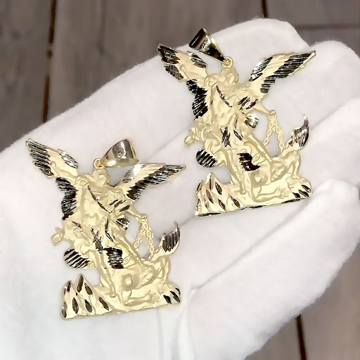 Jewelry Store «Torres Omar Jewelers», reviews and photos, 2624 N Milwaukee Ave, Chicago, IL 60647, USA