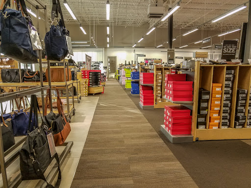 Shoe Store «DSW Designer Shoe Warehouse», reviews and photos, 2601 Plainfield Rd b, Joliet, IL 60435, USA