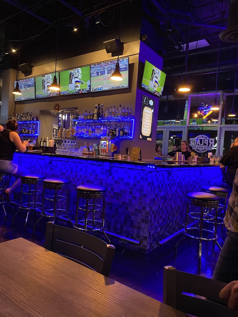 R place Sports bar and Grill