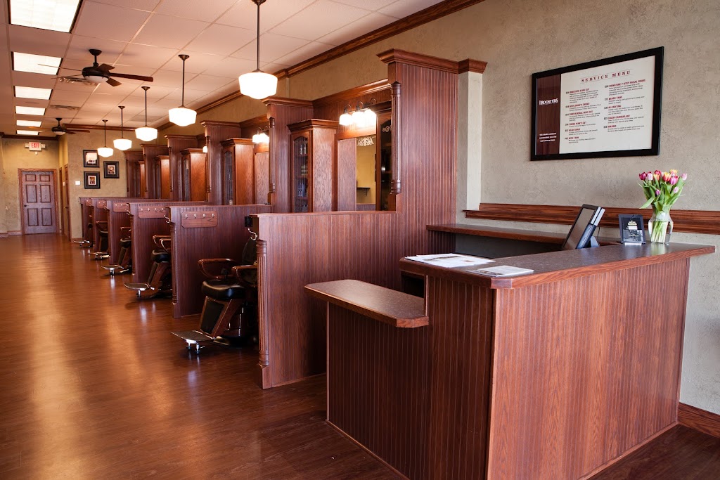 Roosters Men's Grooming Center 43065