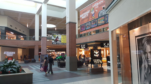 Shopping Mall «Wolfchase Galleria», reviews and photos, 2760 N Germantown Pkwy, Memphis, TN 38133, USA