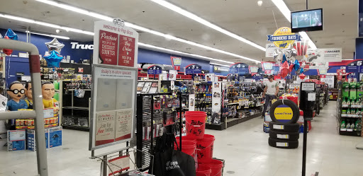 Auto Parts Store «Pep Boys Auto Parts & Service», reviews and photos, 6125 Hollywood Blvd, Hollywood, CA 90028, USA