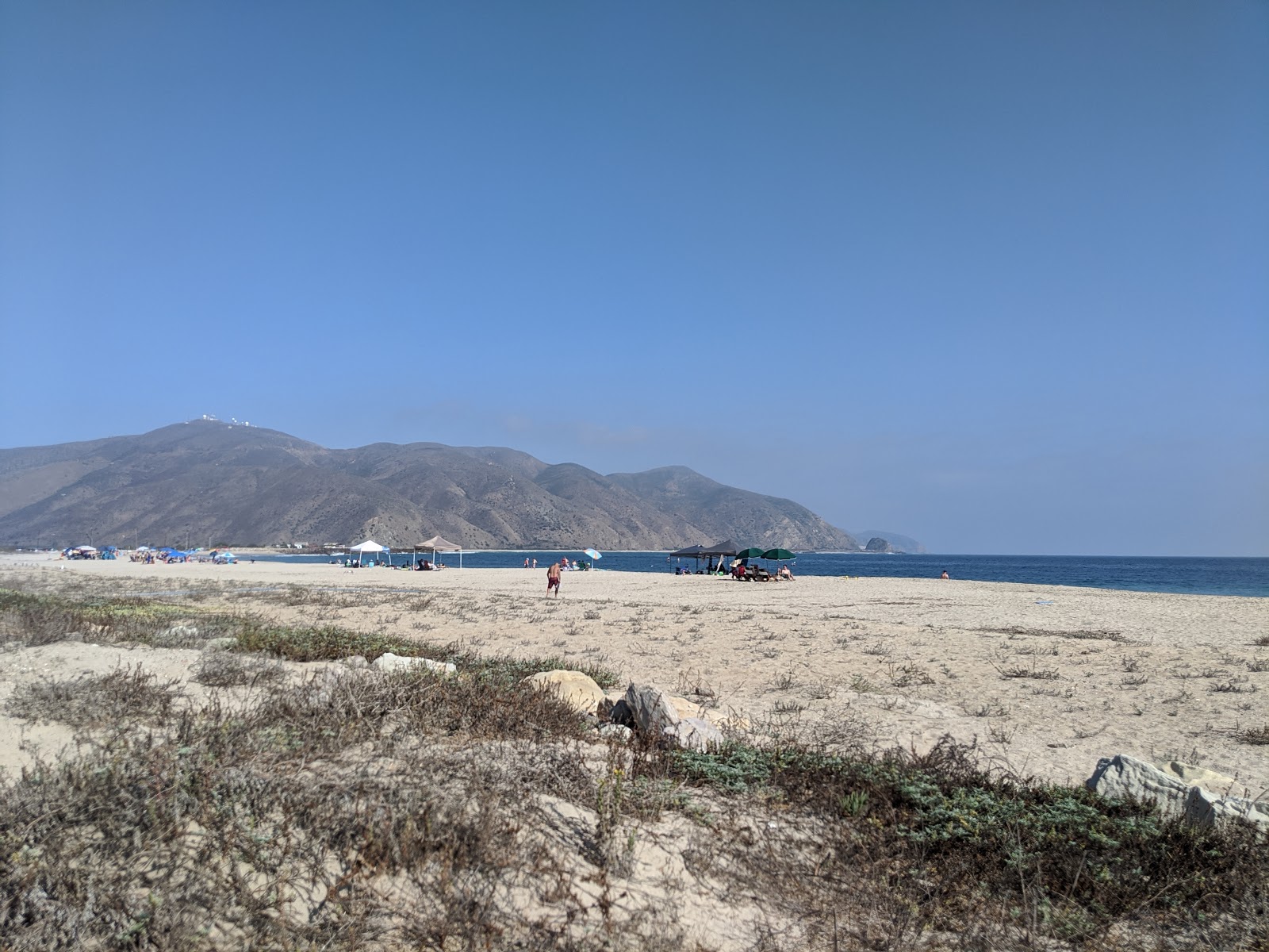 Point Mugu Lodging的照片 带有碧绿色水表面