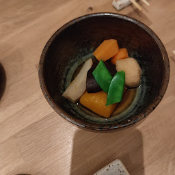 Photo n°97 de YUSHIN à Neuilly-sur-Seine ()