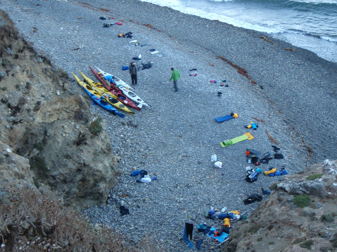Foto von Frenchys Cove Beach mit kleine, graue kiesel Oberfläche