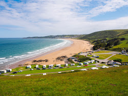 Foto van Putsborough beach met hoog niveau van netheid