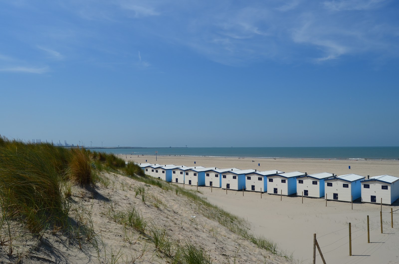 Fotografie cu Strand Kijkduin cu o suprafață de apa turcoaz