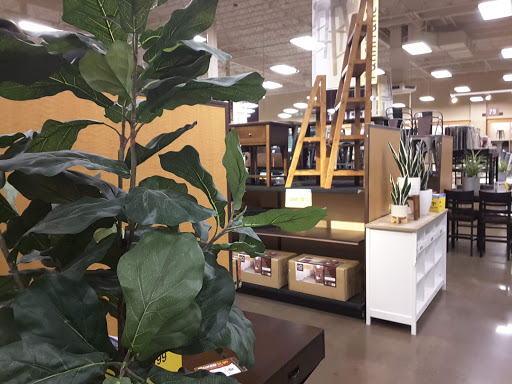 Shopping Mall «Gateway Shopping Center», reviews and photos, 9924 NE Halsey St, Portland, OR 97220, USA