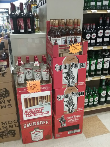 Wine Store «Lincoln Liquors», reviews and photos, 10 Summer St, Chelmsford, MA 01824, USA