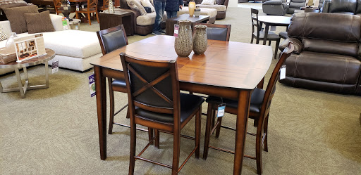 Furniture Store «Raymour & Flanigan Furniture and Mattress Store», reviews and photos, 1645 Broadhollow Rd, Farmingdale, NY 11735, USA