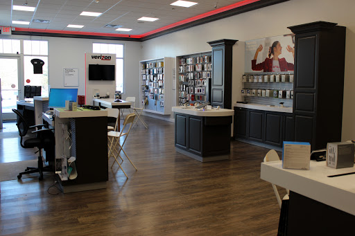 Cell Phone Store «Verizon Wireless Hopkinton», reviews and photos, 89 W Main St, Hopkinton, MA 01748, USA