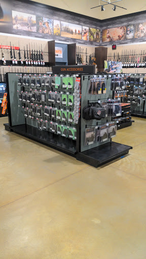 Outdoor Sports Store «Field & Stream», reviews and photos, 2000 N Neil St #2000b, Champaign, IL 61820, USA