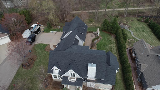 Roofing Contractor «Iron River Construction», reviews and photos, 586 Bavaria Ln, Chaska, MN 55318, USA