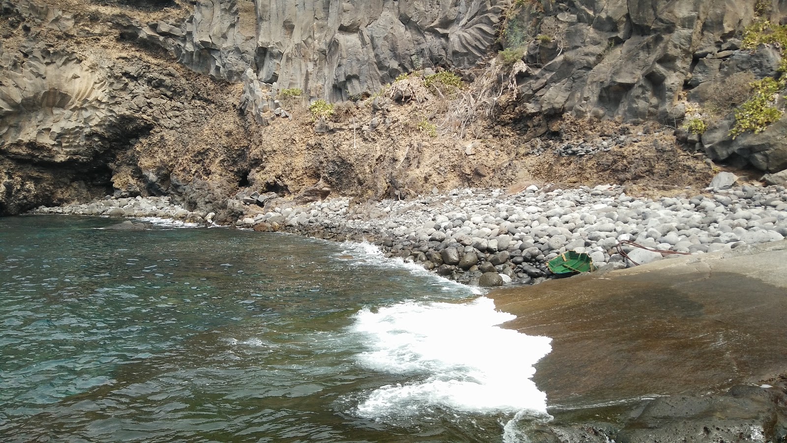 Foto van Playa de Los Barqueros gelegen in een natuurlijk gebied