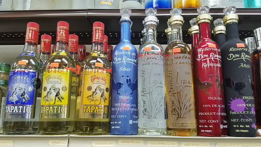 Liquor Store «Foremost Liquor Stores», reviews and photos, 178 S Broadway, Aurora, IL 60505, USA